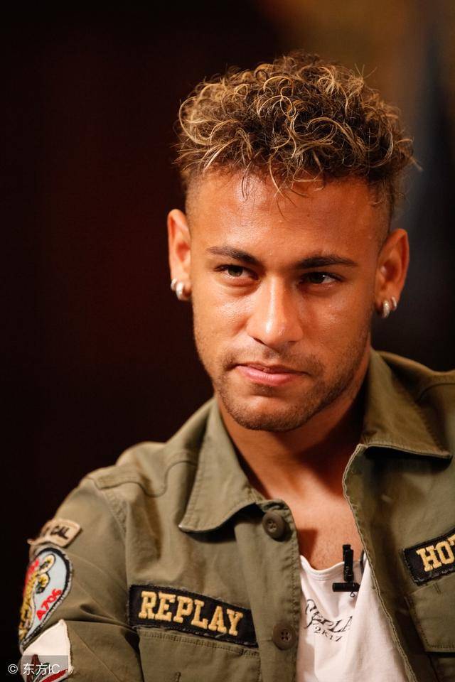 程像是悬在 程像是悬在